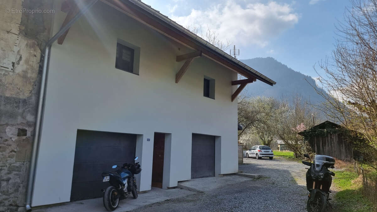 Maison à UGINE