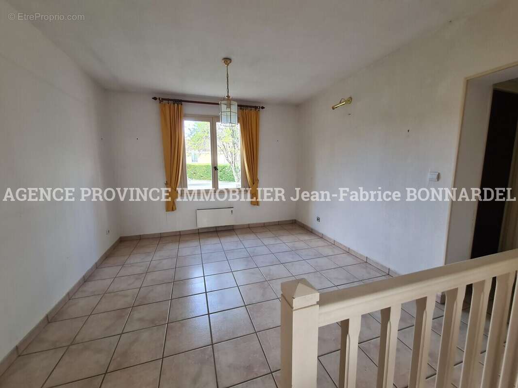 Maison à SAINT-PAUL-TROIS-CHATEAUX