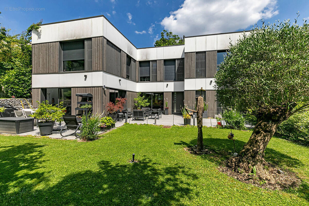 Maison à L&#039;ETANG-LA-VILLE
