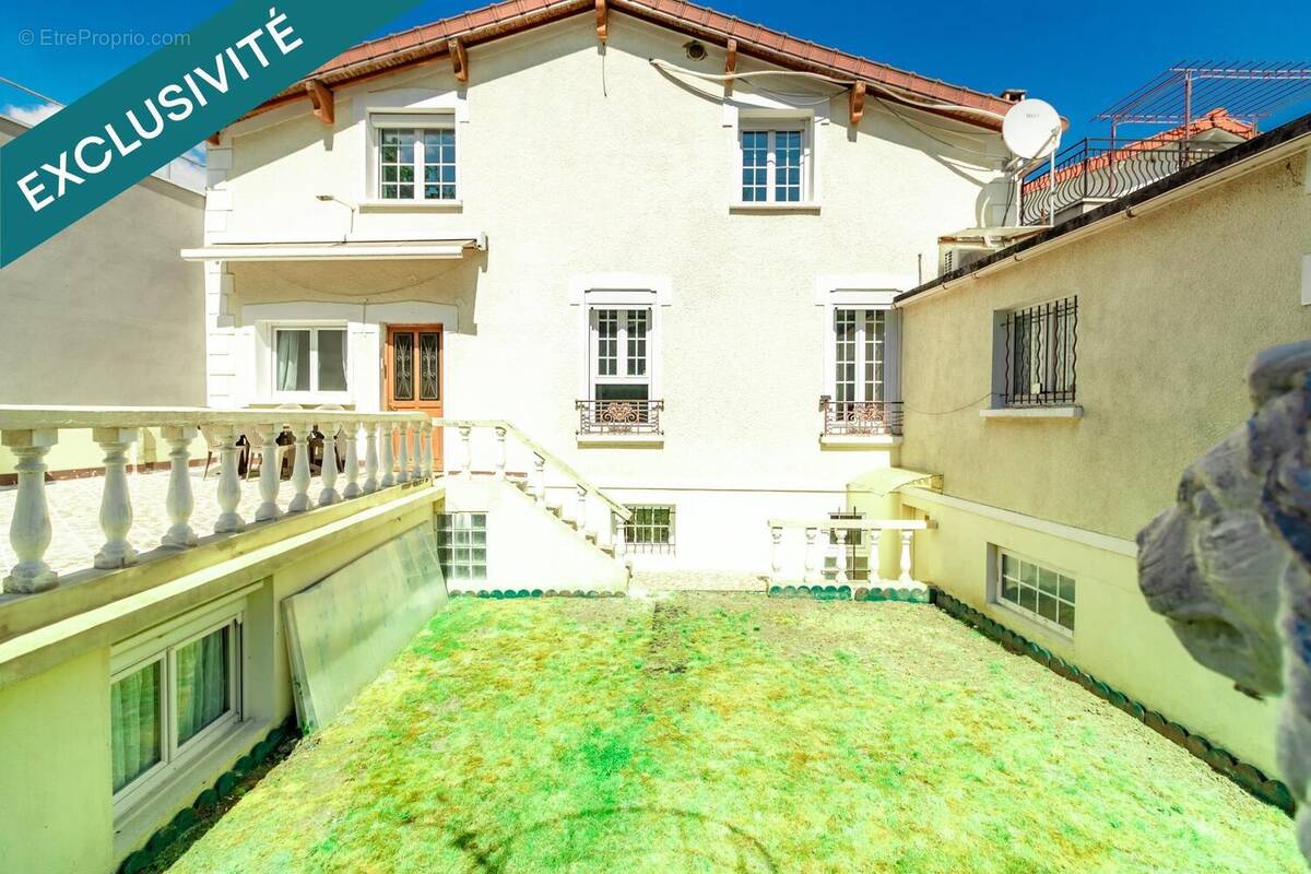 Photo 1 - Maison à VIROFLAY