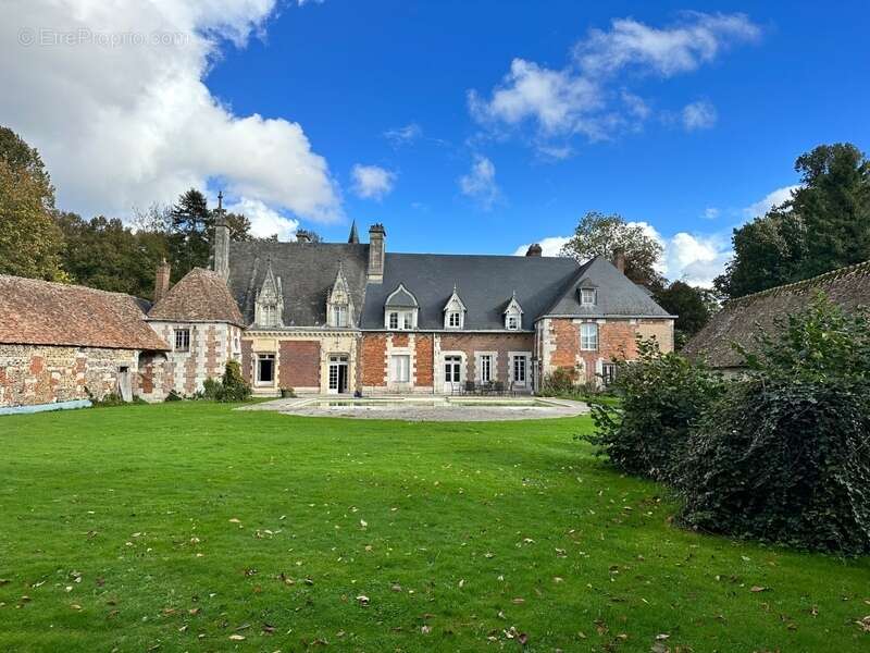 Maison à SAINT-OUEN-DE-THOUBERVILLE