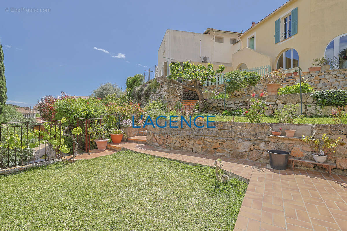 Maison à HYERES
