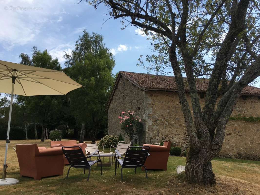 Maison à CHAMPNIERS-ET-REILHAC