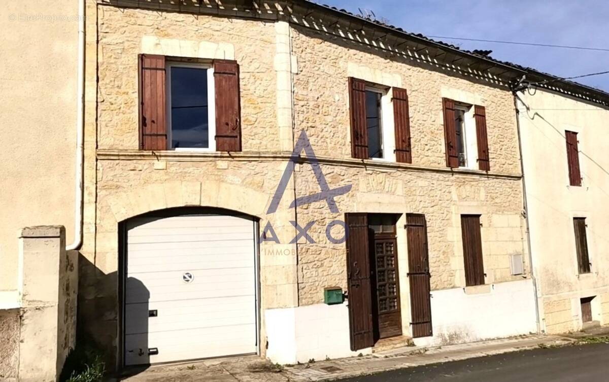 Maison à GENSAC