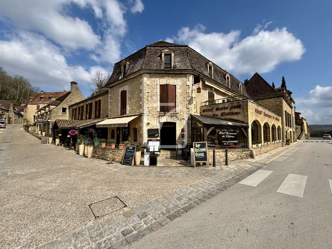 Commerce à BEYNAC-ET-CAZENAC