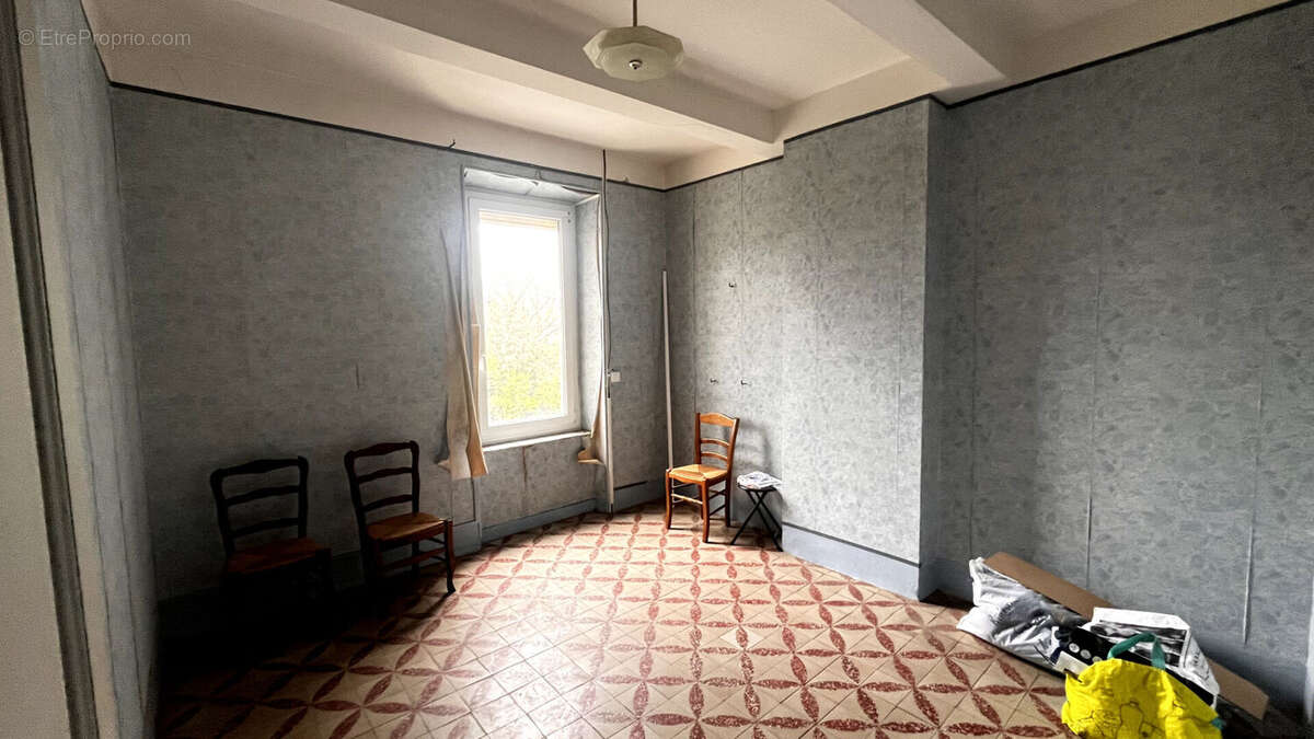 Maison à CRUZY