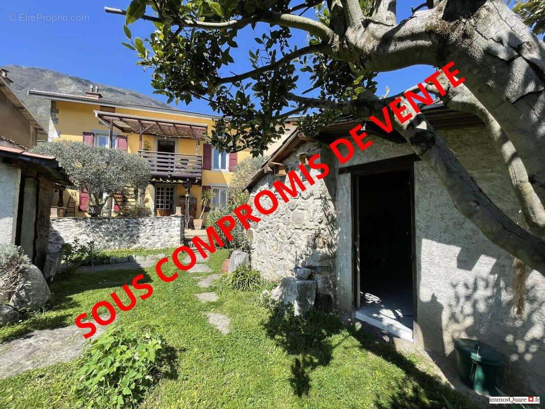 Maison à LA TRONCHE