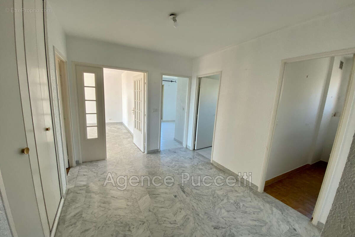 Appartement à VENCE