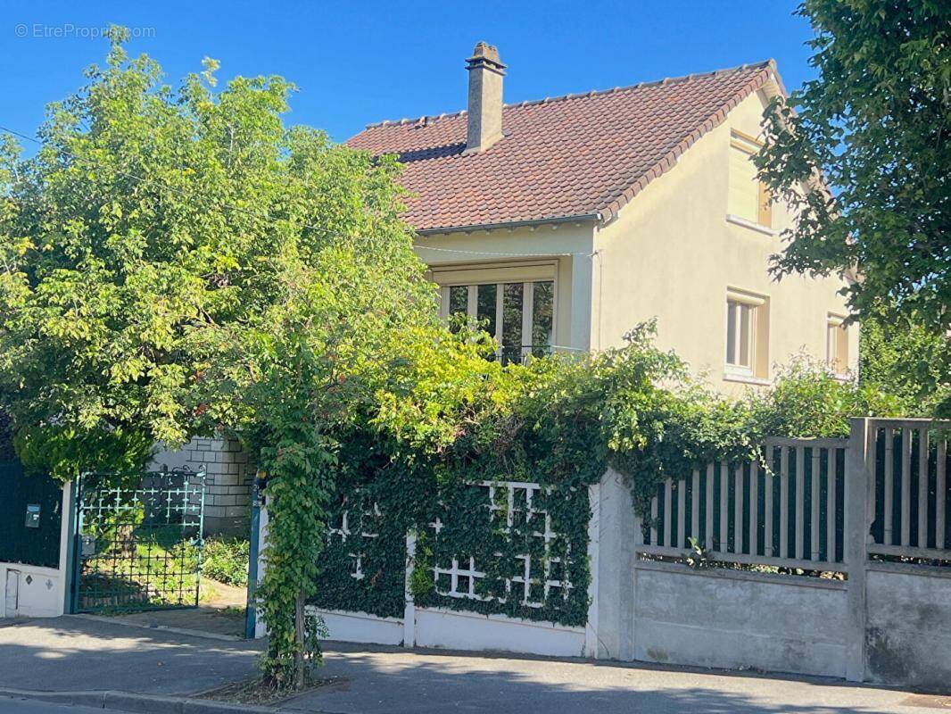 Maison à MORANGIS