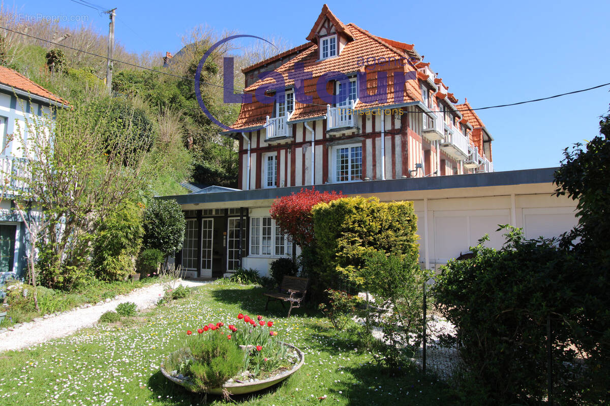 Appartement à GREGES