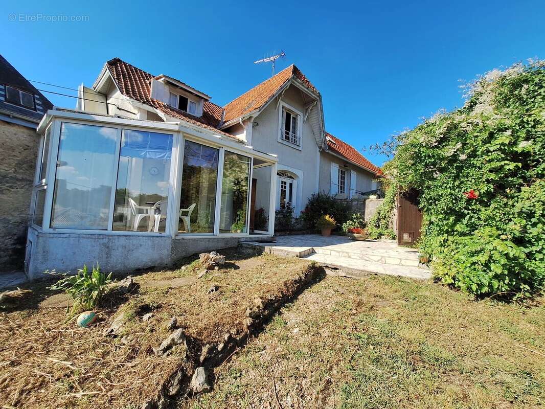 Maison à CHARROUX