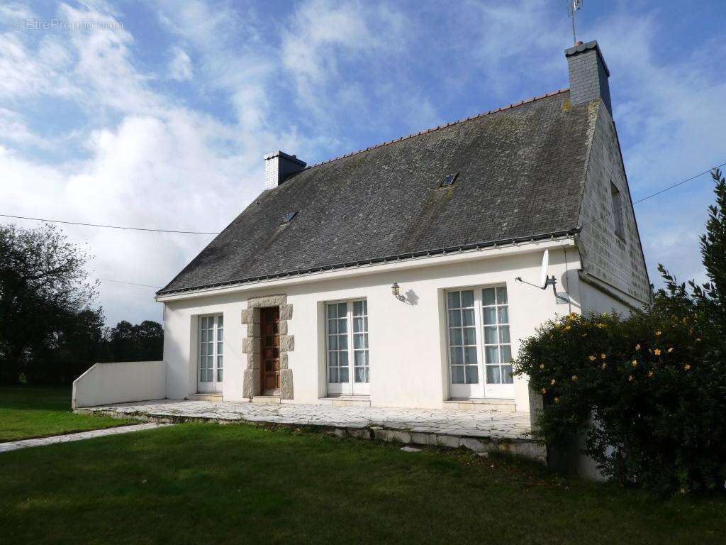Maison à LOCMALO