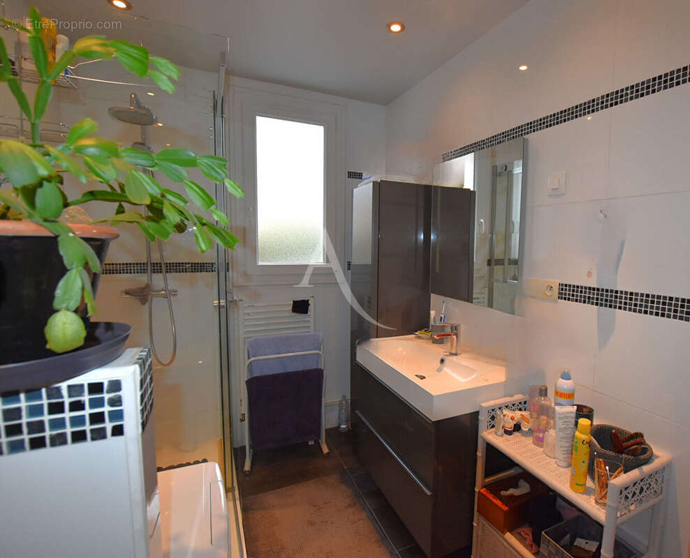 Appartement à COMBS-LA-VILLE