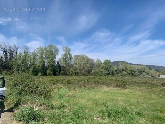 Terrain à DONZERE