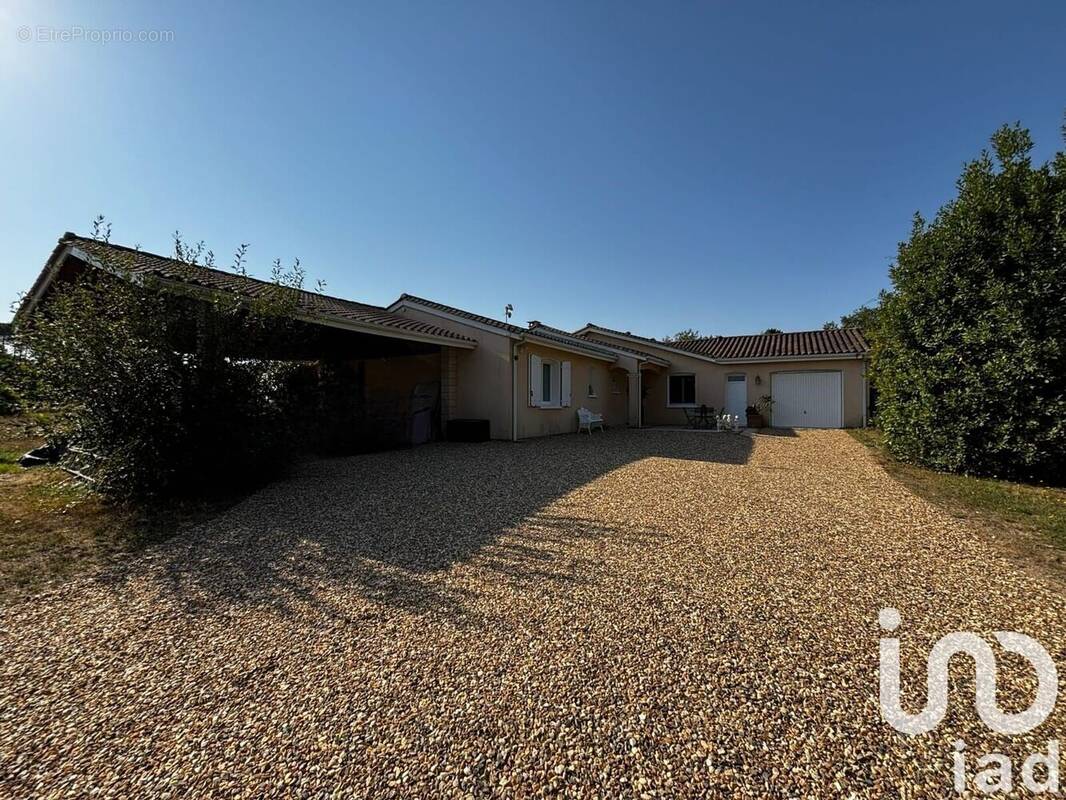 Photo 1 - Maison à MONTPON-MENESTEROL