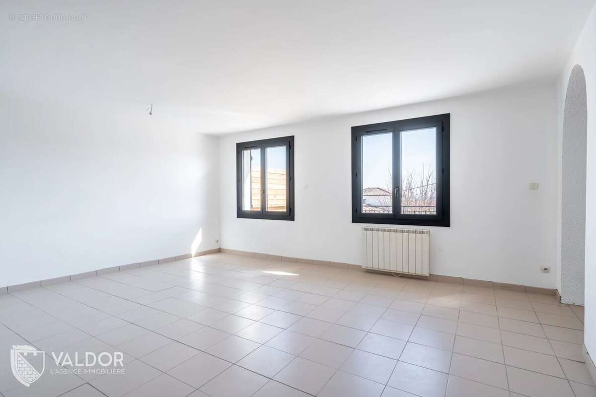 Appartement à LUCENAY