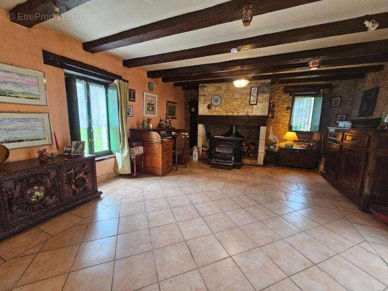 Maison à CUBJAC