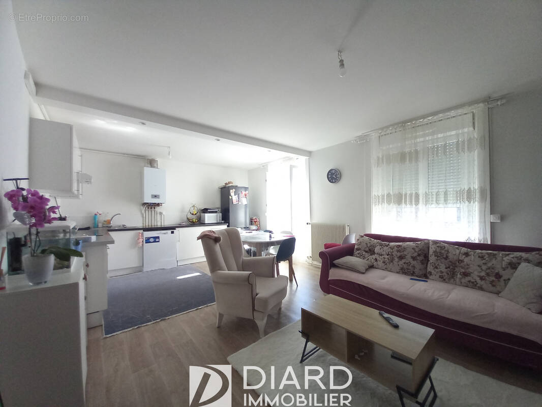 Appartement à FOUGERES