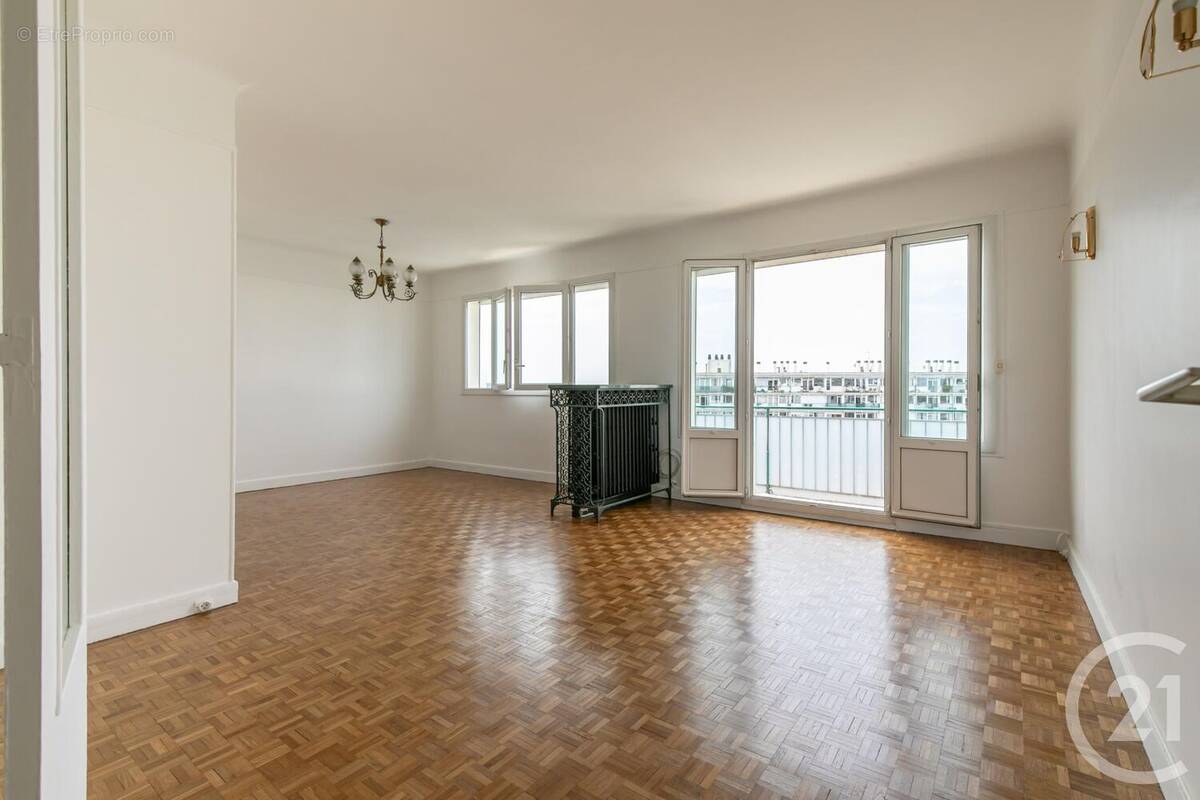 Appartement à SAINT-MAUR-DES-FOSSES