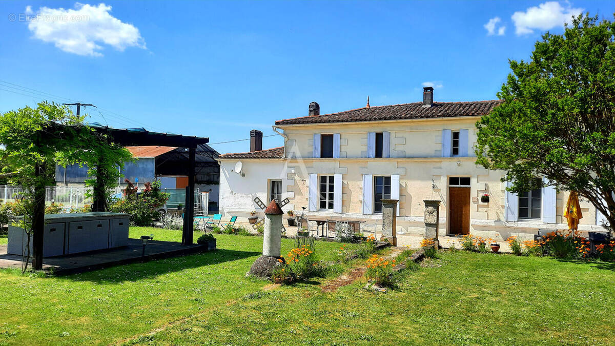 Maison à SAINT-FORT-SUR-GIRONDE