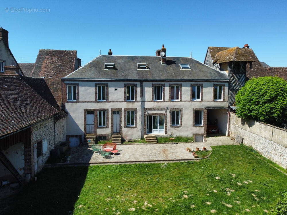 Maison à CHAMPROND-EN-GATINE