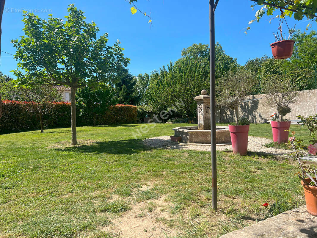 Maison à CUCURON