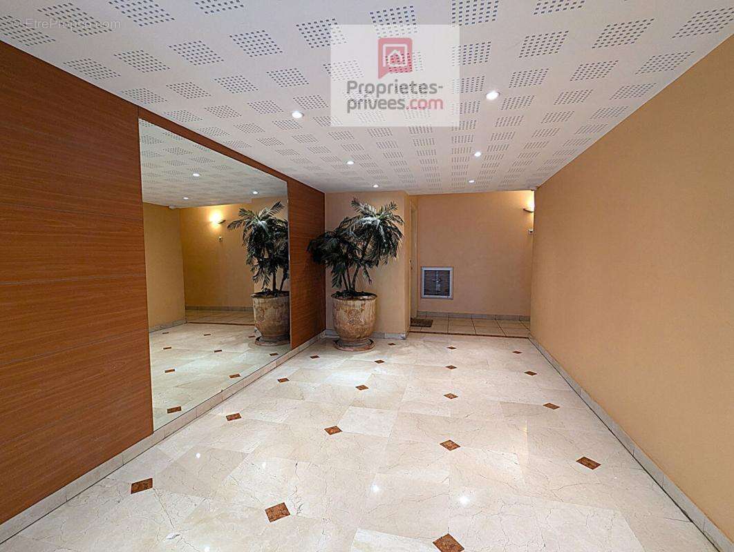 Appartement à MANDELIEU-LA-NAPOULE