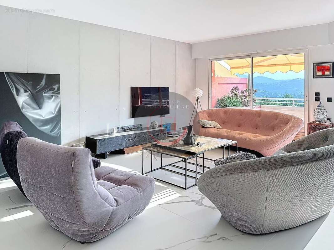 Appartement à MANDELIEU-LA-NAPOULE