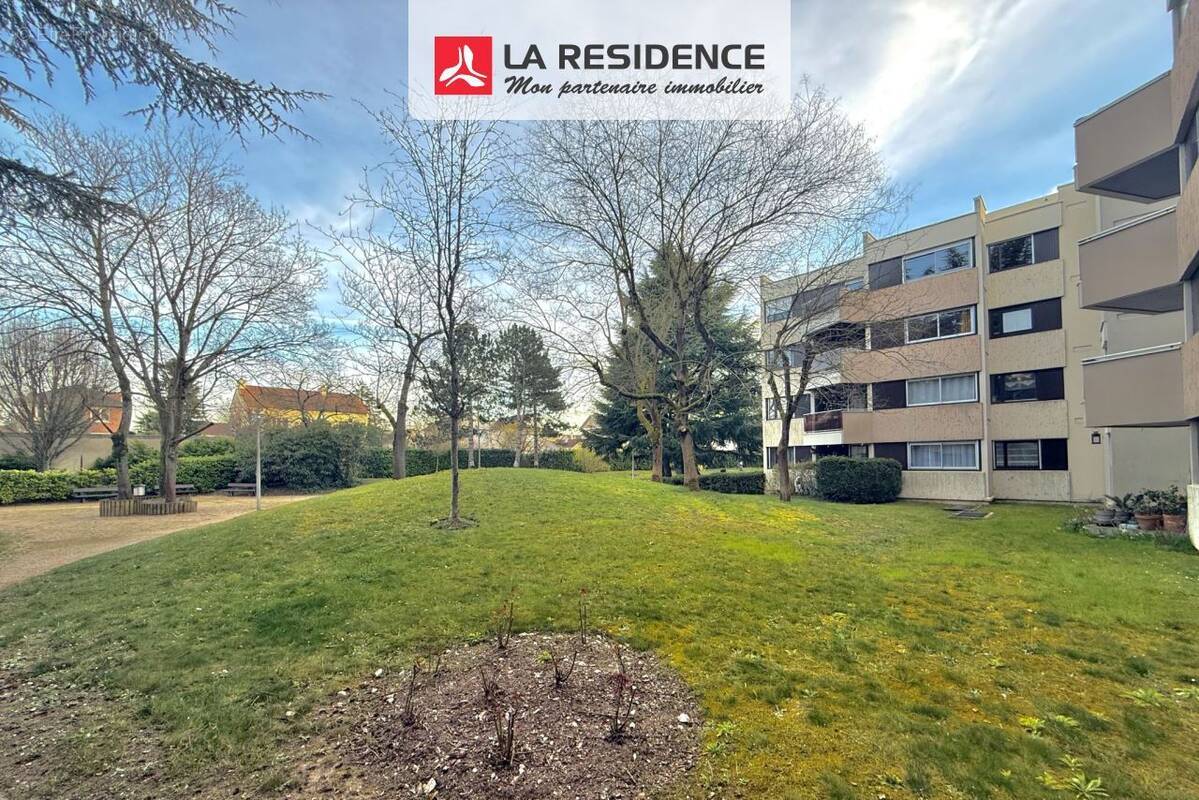 Appartement à BEAUCHAMP