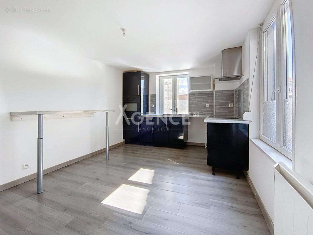 Appartement à AIRE-SUR-LA-LYS