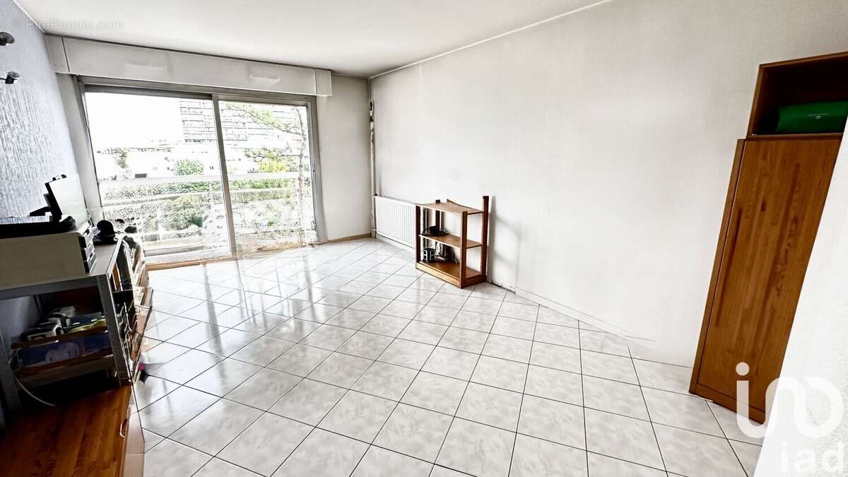 Photo 2 - Appartement à COURBEVOIE