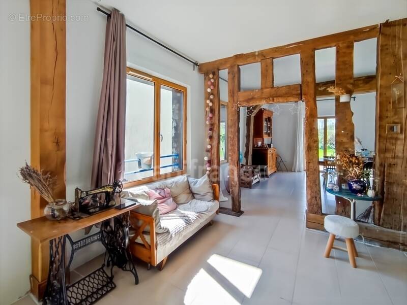 Appartement à LA CHAPELLE-DES-FOUGERETZ