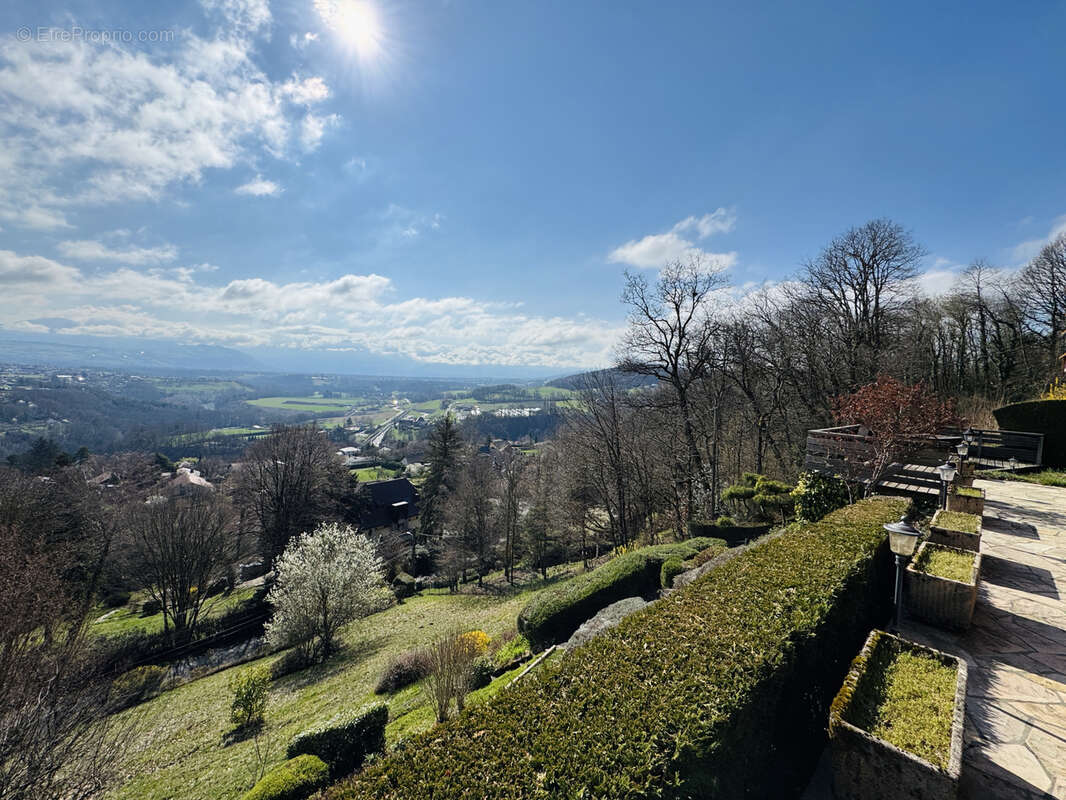 Maison à MONNETIER-MORNEX
