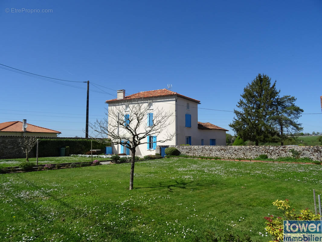 Maison à LA ROCHEFOUCAULD