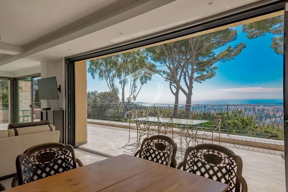 Maison à MOUGINS