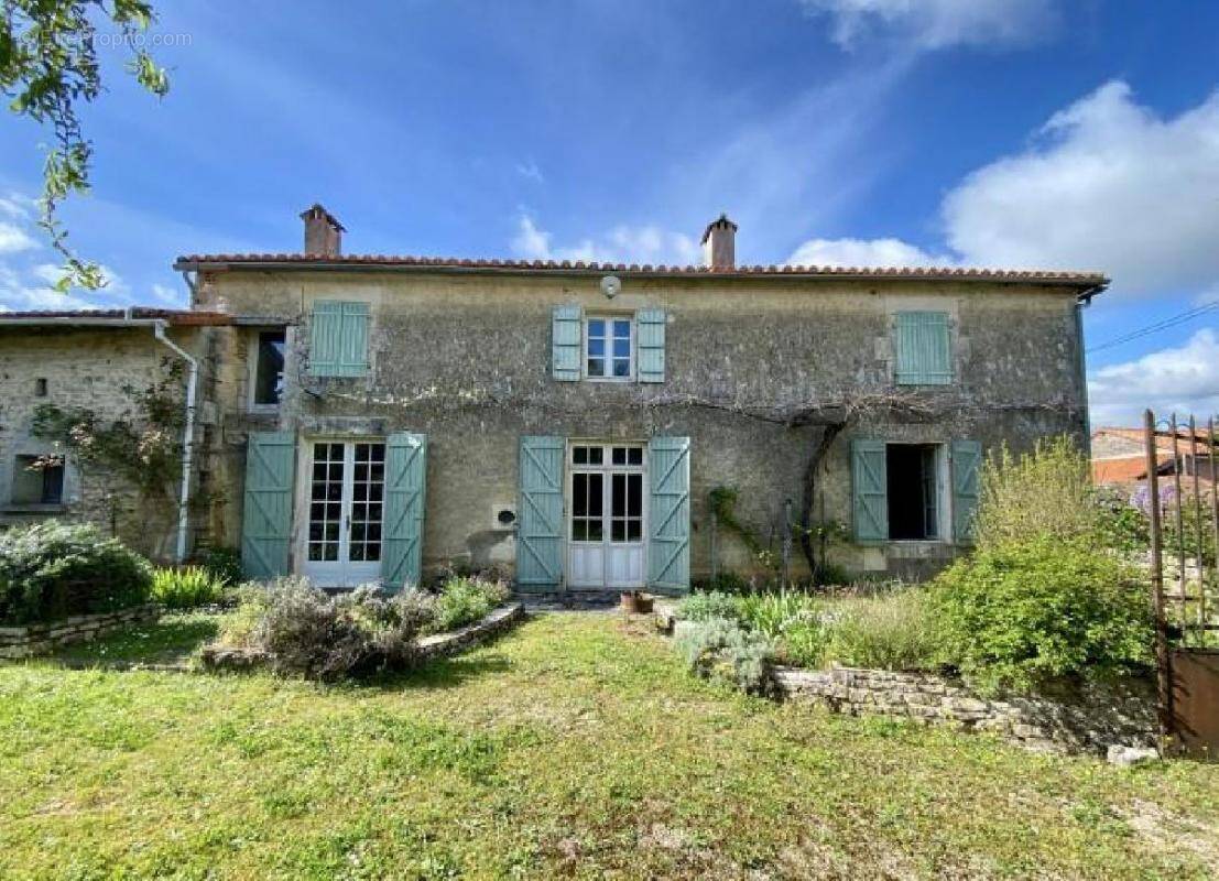 Maison à VERTEUIL-SUR-CHARENTE