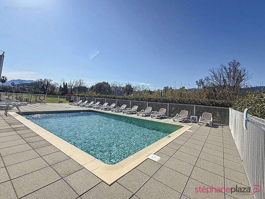 Appartement à MANDELIEU-LA-NAPOULE