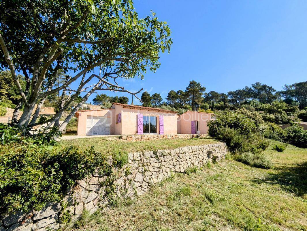Maison à ENTRECASTEAUX