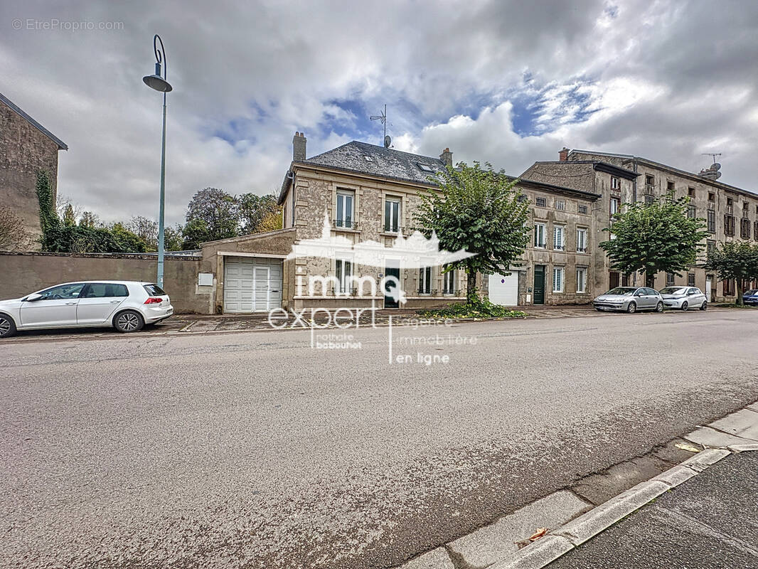 Maison à MIRECOURT
