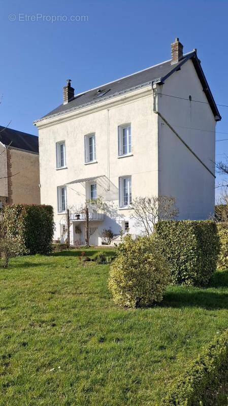 Maison à CHATEAU-RENAULT