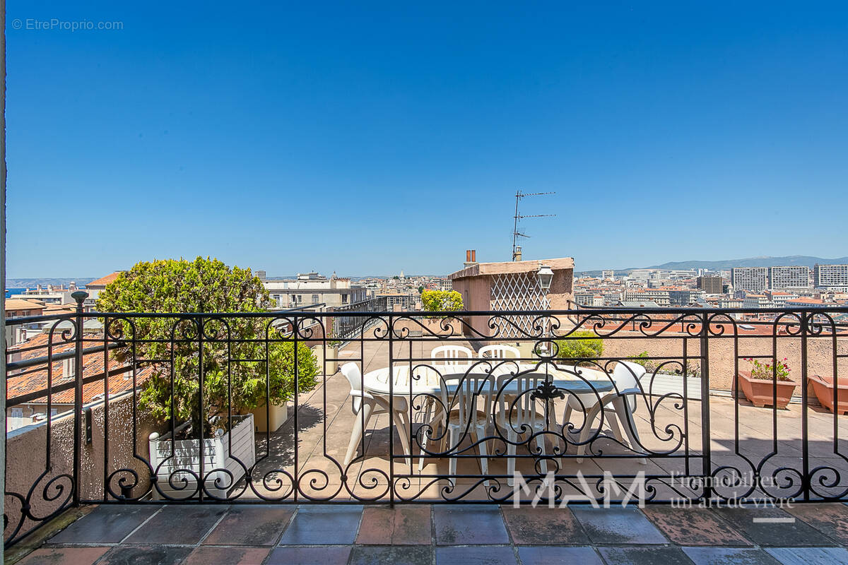 Appartement à MARSEILLE-7E