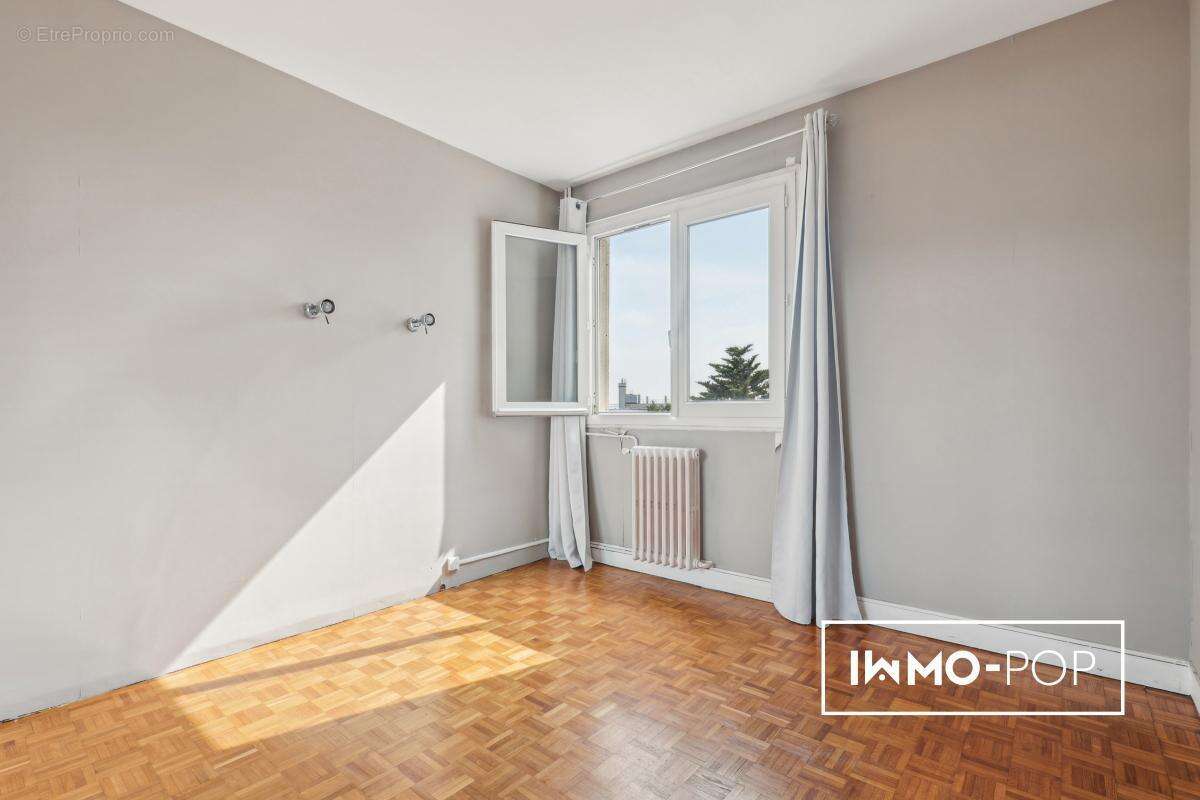 Appartement à SURESNES