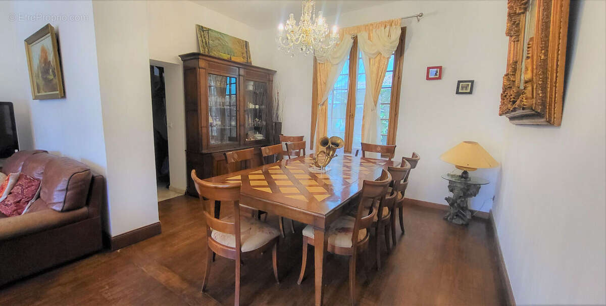 Maison à FONTAINE-LE-PORT