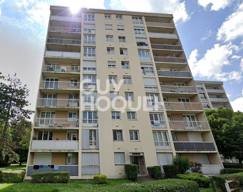 Appartement à CHILLY-MAZARIN
