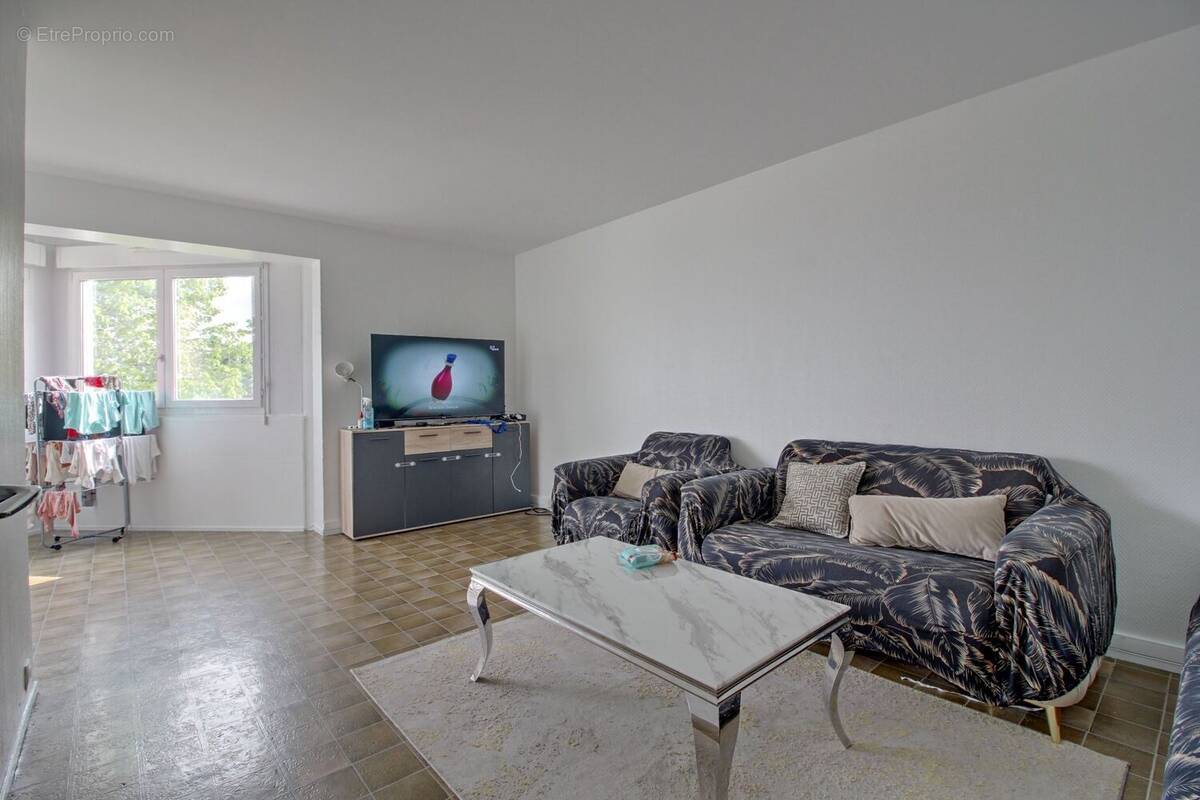 Appartement à LES MUREAUX