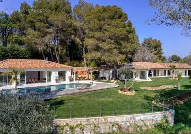 Maison à MOUGINS