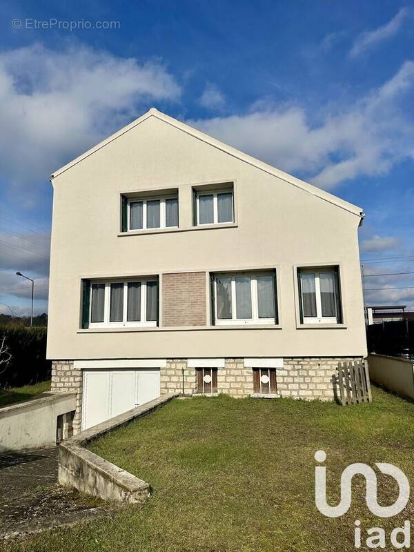 Photo 1 - Maison à SAINT-PIERRE-LES-NEMOURS
