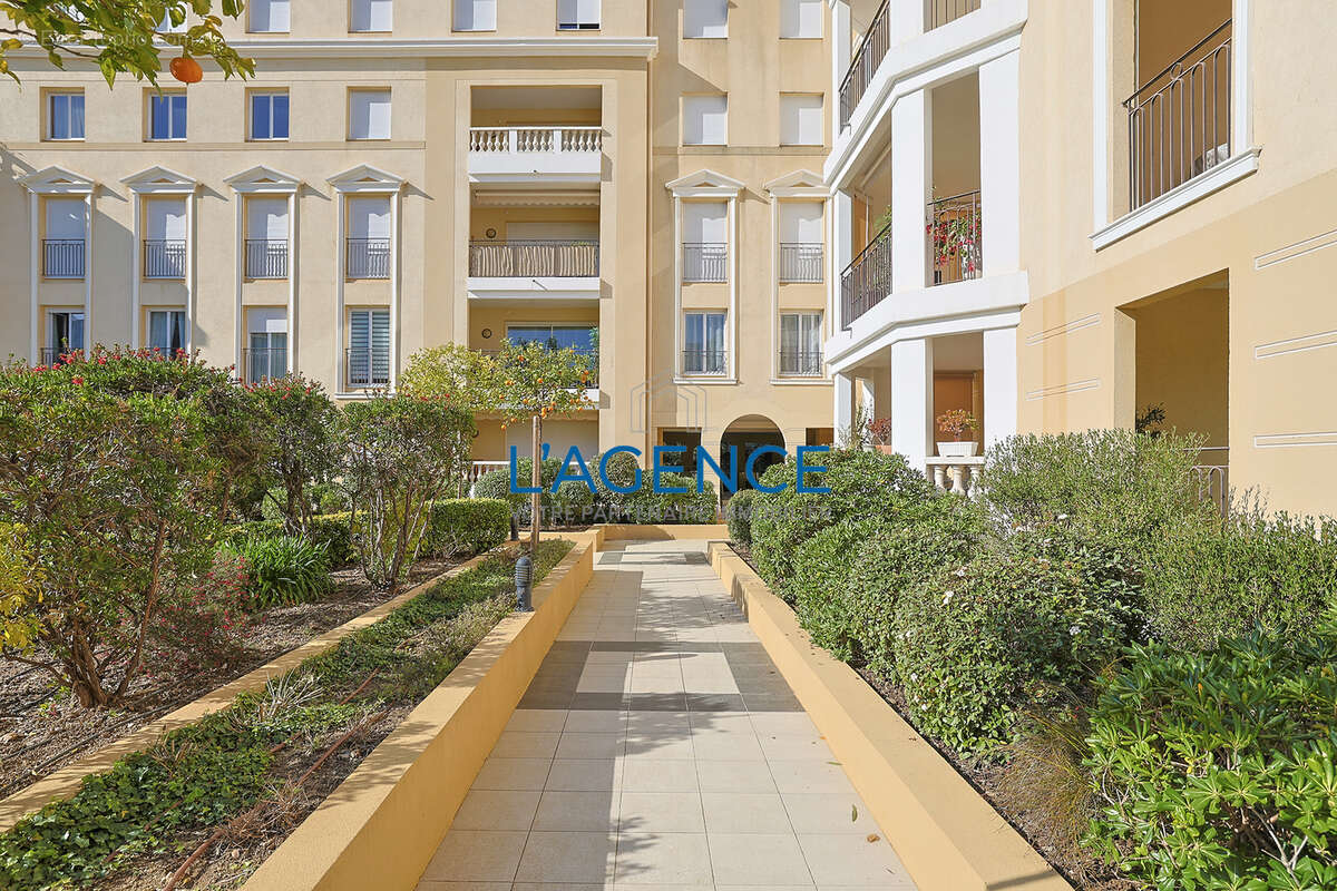 Appartement à HYERES