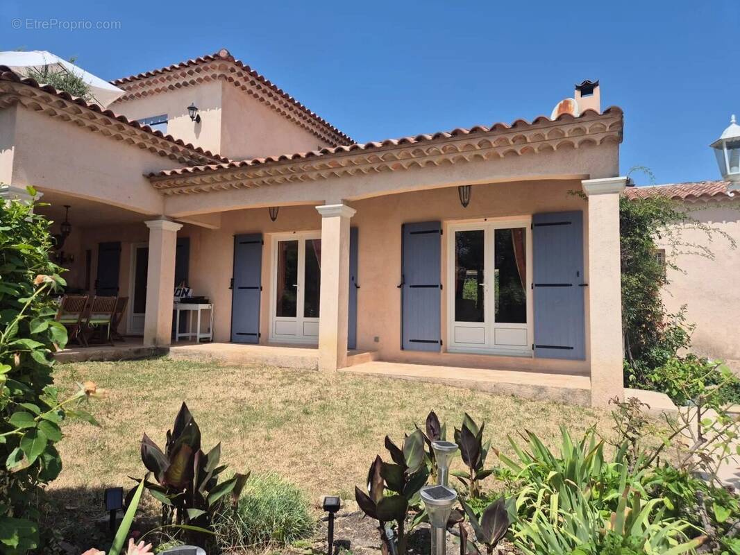 Maison à COTIGNAC