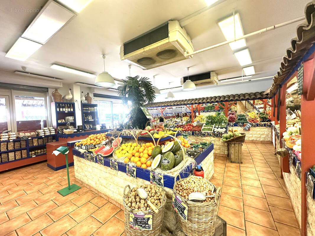 Commerce à MARSEILLE-8E